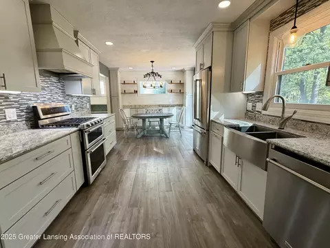 Kitchen - 229 Williamsburg Rd, Lansing, MI 48917 photo 3 of 4