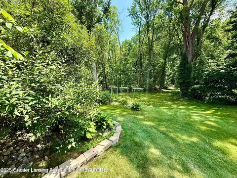 Exterior - 229 Williamsburg Rd, Lansing, MI 48917 photo 10 of 10