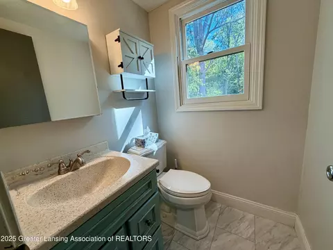 Bath - 229 Williamsburg Rd, Lansing, MI 48917 photo 1 of 5