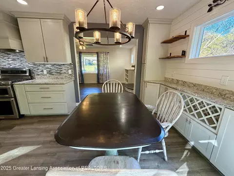 Dining - 229 Williamsburg Rd, Lansing, MI 48917 photo 3 of 3