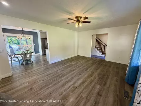Living - 229 Williamsburg Rd, Lansing, MI 48917 photo 4 of 8