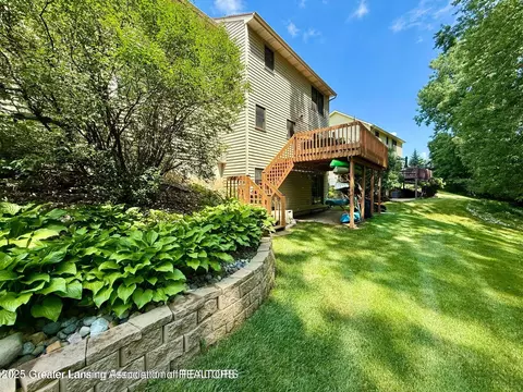 Exterior - 229 Williamsburg Rd, Lansing, MI 48917 photo 7 of 10
