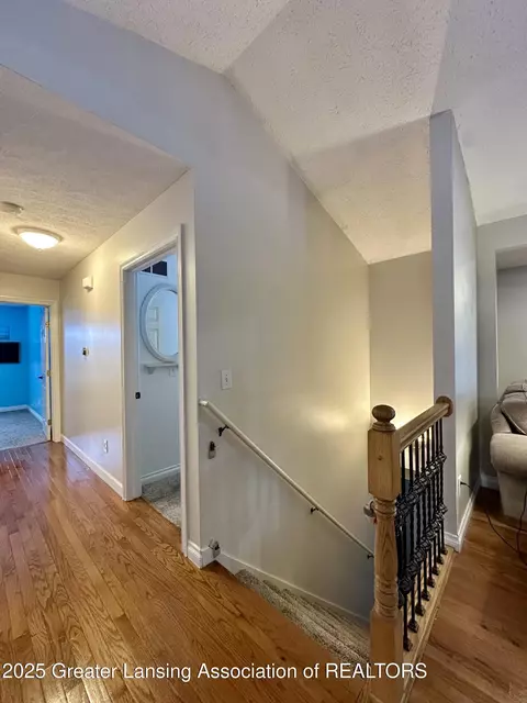 Entry Way - 5372 Mirage Cir, Dimondale, MI 48821 photo 6 of 9
