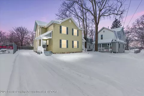 904 Linden Grove Ave, Lansing, MI 48912