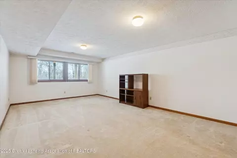 6542 Brook Trl, Lansing, MI 48917 photo 24