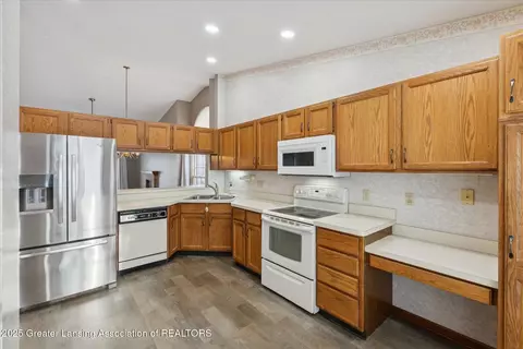 6542 Brook Trl, Lansing, MI 48917 photo 15