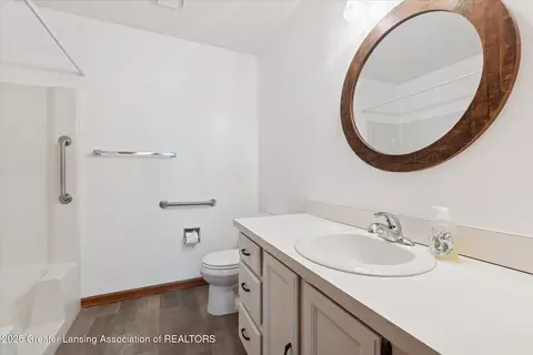 6542 Brook Trl, Lansing, MI 48917 photo 18