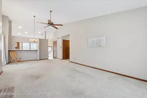 6542 Brook Trl, Lansing, MI 48917 photo 12