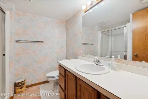 6542 Brook Trl, Lansing, MI 48917 photo 23