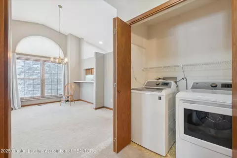 6542 Brook Trl, Lansing, MI 48917 photo 19