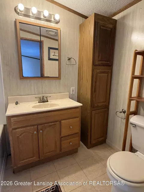 Bath - 6815 Aurelius Rd, Lansing, MI 48911 photo 1 of 4