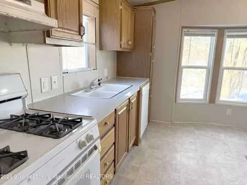Kitchen - 6815 Aurelius Rd, Lansing, MI 48911 photo 2 of 2