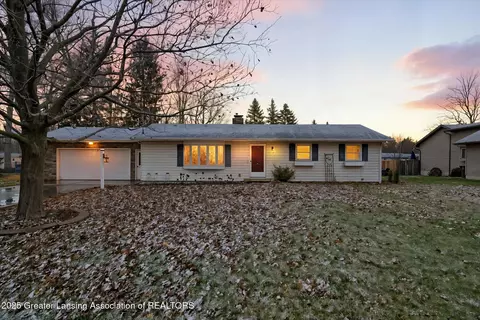 7373 E Saint Joe Hwy, Grand Ledge, MI 48837