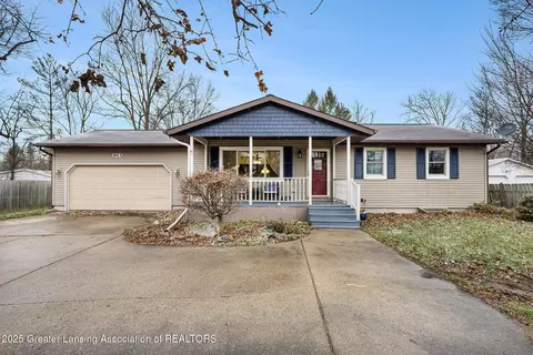 913 N Cochran Ave, Charlotte, MI 48813