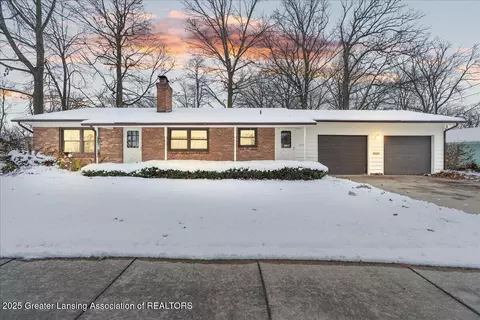 2418 Rossiter Pl, Lansing, MI 48911