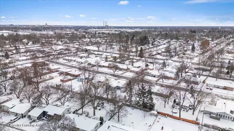 View/Area - 3322 Pickwick Pl, Lansing, MI 48917 photo 5 of 10