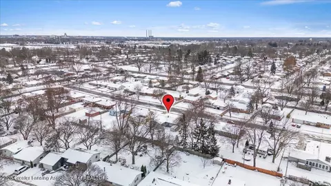 View/Area - 3322 Pickwick Pl, Lansing, MI 48917 photo 4 of 10