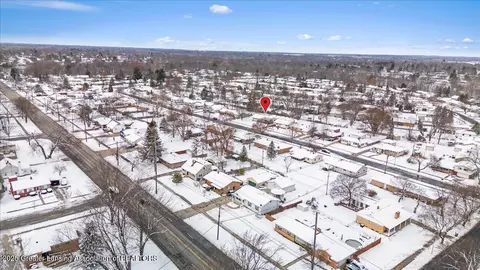 View/Area - 3322 Pickwick Pl, Lansing, MI 48917 photo 2 of 10