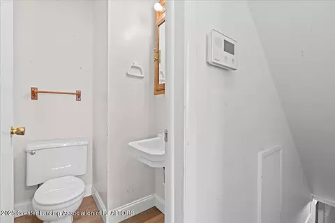Bath - 3322 Pickwick Pl, Lansing, MI 48917 photo 2 of 2