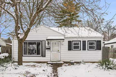 1537 Roselawn Ave, Lansing, MI 48915