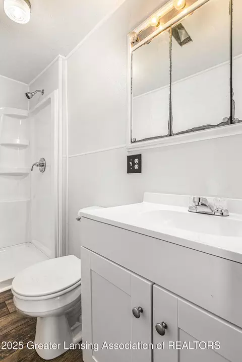 Bath - 10349 S Francis Rd, Dewitt, MI 48820 photo 2 of 2