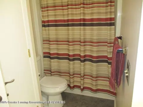 Bath - 12885 Isle Royale Dr, Dewitt, MI 48820 photo 6 of 6