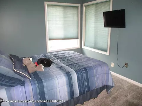 Bedroom - 12885 Isle Royale Dr, Dewitt, MI 48820 photo 3 of 3