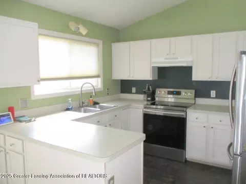 Kitchen - 12885 Isle Royale Dr, Dewitt, MI 48820 photo 3 of 3