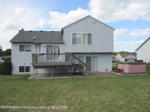 Exterior - 12885 Isle Royale Dr, Dewitt, MI 48820 photo 4 of 6