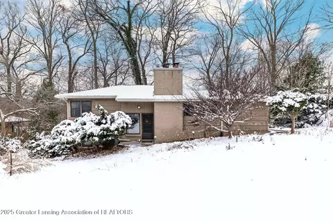 2241 Cumberland Rd, Lansing, MI 48906