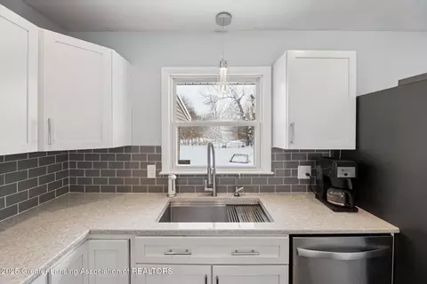 4339 Clinton Rd, Jackson, MI 49201 photo 11