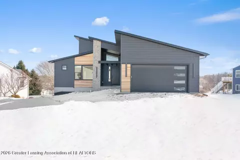 6860 W Galway Cir, Dimondale, MI 48821