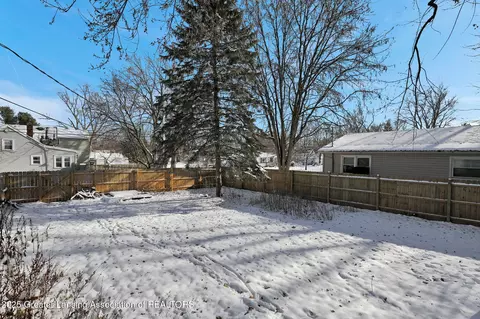 Exterior - 220 E Potter Ave, Lansing, MI 48910 photo 2 of 9