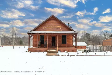 1740 W Berry Rd, Jackson, MI 49201