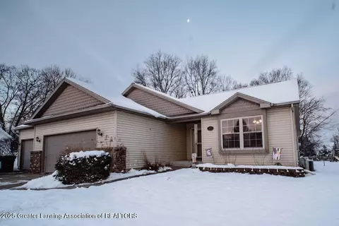 5323 Mirage Cir, Dimondale, MI 48821