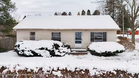 1544 Haslett Rd, East Lansing, MI 48823