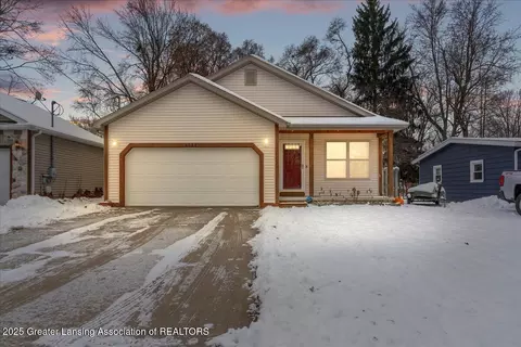 4327 Keller Rd, Holt, MI 48842