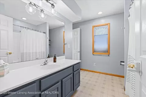4327 Keller Rd, Holt, MI 48842 photo 18