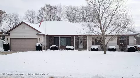 1147 Tamarack Trl, Charlotte, MI 48813