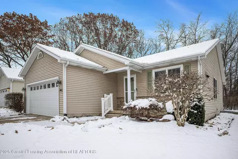 2505 Arbor Forest Dr #11, Lansing, MI 48910