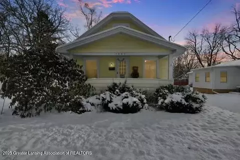 1942 Walnut St, Holt, MI 48842