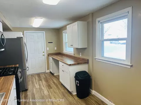 Kitchen - 3001 Risley Dr, Lansing, MI 48917 photo 2 of 2