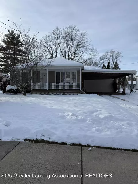 1108 Tulip St, Grand Ledge, MI 48837
