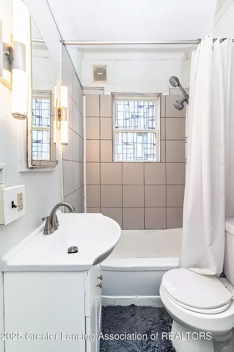 Bath - 1024 Eureka St, Lansing, MI 48912 photo 1 of 2