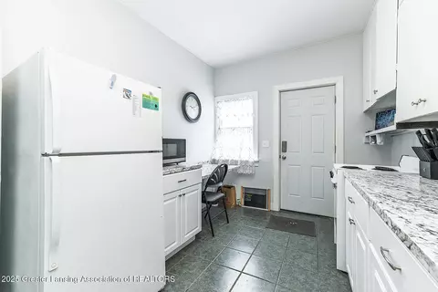 Kitchen - 1024 Eureka St, Lansing, MI 48912 photo 2 of 3