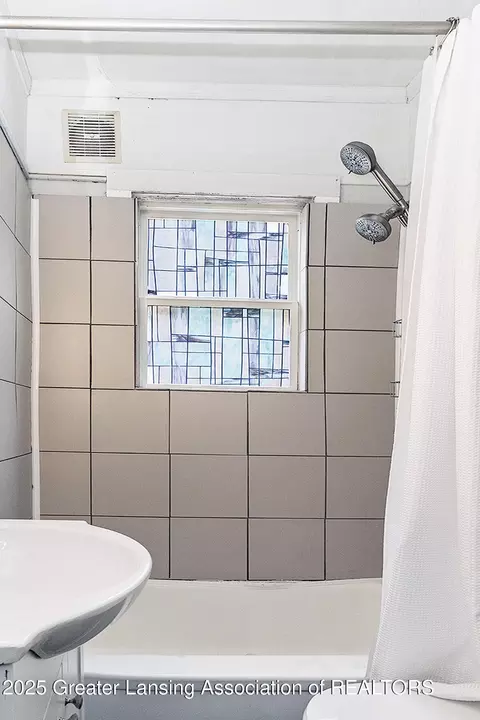 Bath - 1024 Eureka St, Lansing, MI 48912 photo 2 of 2