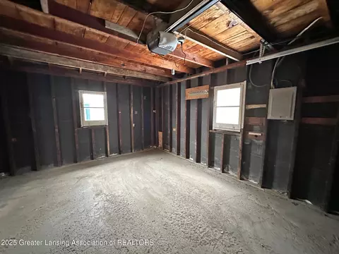 2345 Lyons Ave, Lansing, MI 48910