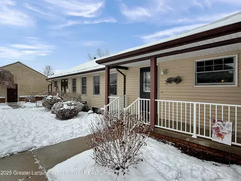 545 Red Cedar Blvd, Williamston, MI 48895 photo 2