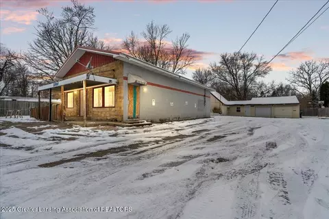 2706 W Jolly Rd, Lansing, MI 48911