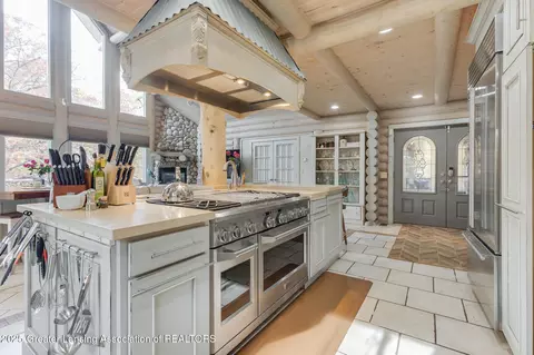 Kitchen - 6950 Brown Rd, Parma, MI 49269 photo 7 of 13